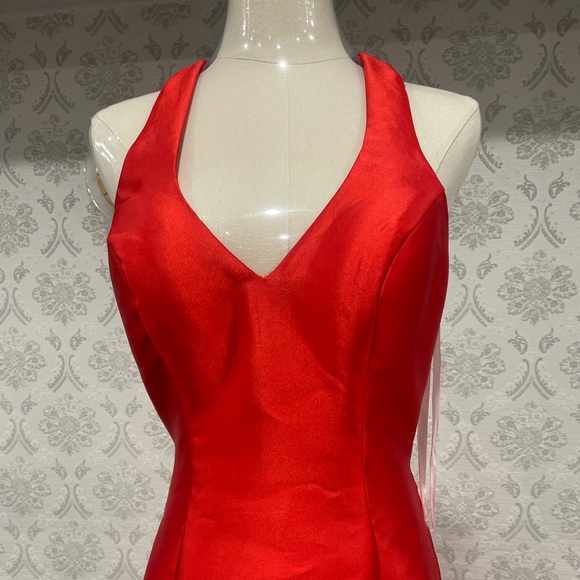 Brand new red dress - Picture 3 of 9